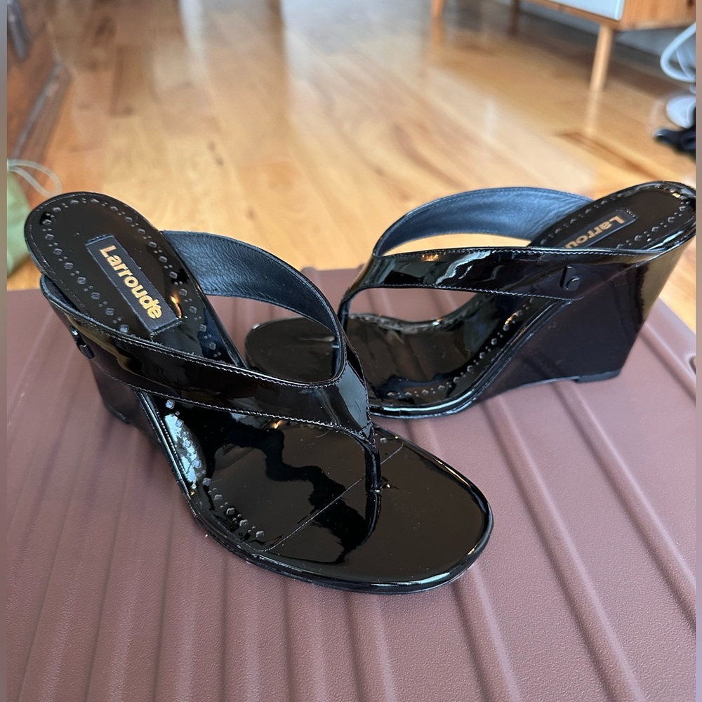 Larroude Black Wedge Sandals Sleek Patent Leather. BRAND NEW NEVER WORN